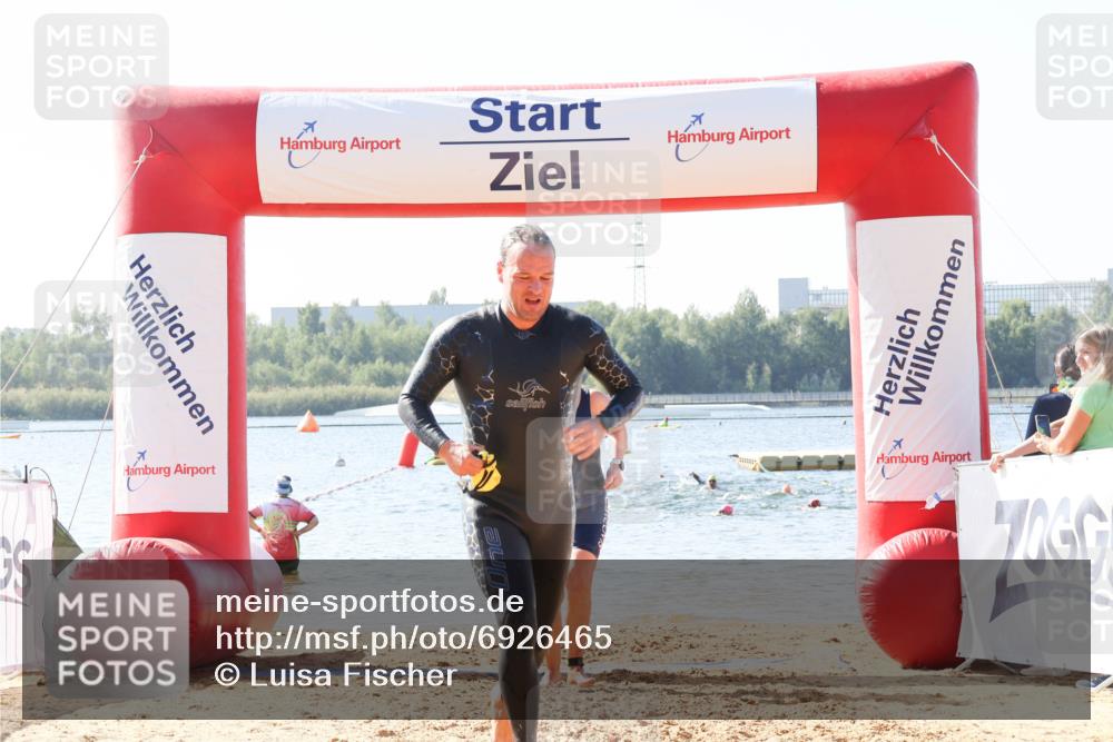 01.09.2024 - 17. Tribühne Triathlon Luisa Fischer http://msf.ph/oto/6926465 01.09.2024 10:57:20 Schwimmen 416, 427 meine-sportfotos.de