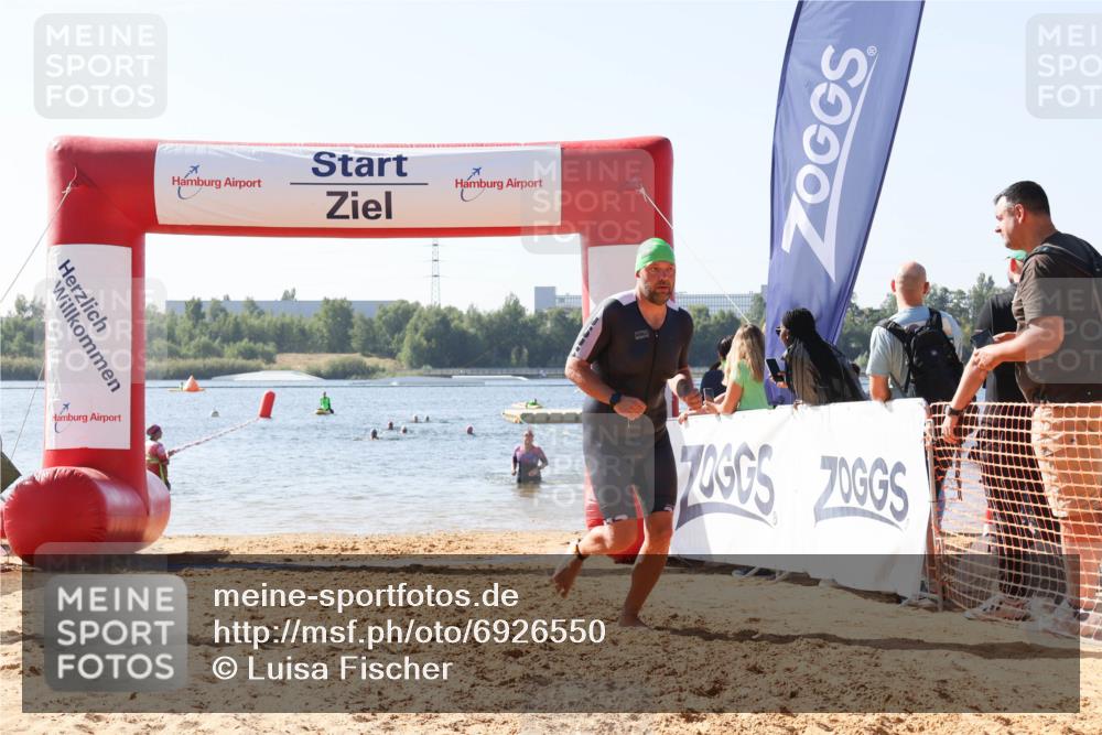 01.09.2024 - 17. Tribühne Triathlon Luisa Fischer http://msf.ph/oto/6926550 01.09.2024 10:58:08 Schwimmen 315, 324, 387, 415, 425 meine-sportfotos.de