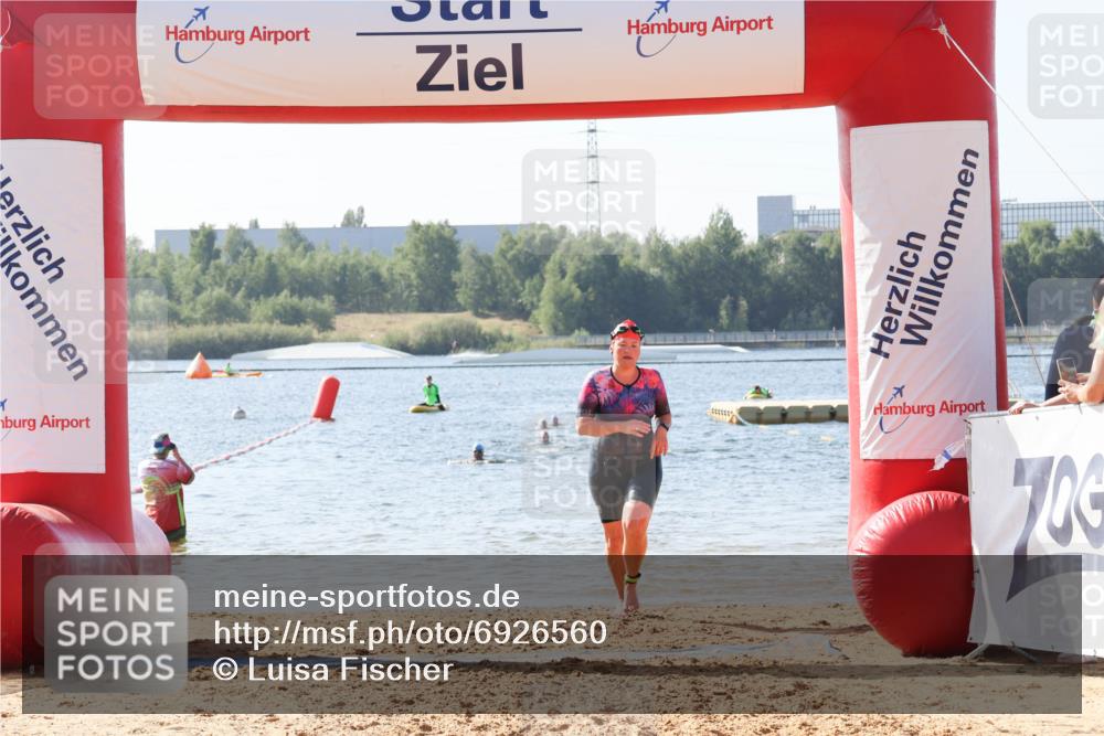 01.09.2024 - 17. Tribühne Triathlon Luisa Fischer http://msf.ph/oto/6926560 01.09.2024 10:58:14 Schwimmen 387, 425 meine-sportfotos.de