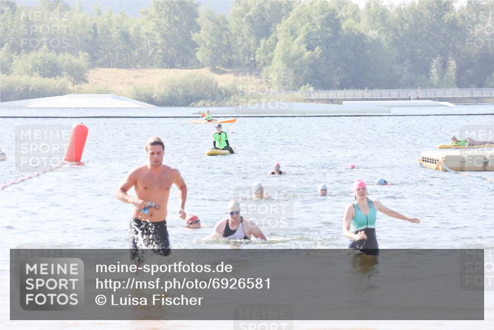 01.09.2024 - 17. Tribühne Triathlon Luisa Fischer http://msf.ph/oto/6926581 01.09.2024 10:58:43 Schwimmen 60, 420 meine-sportfotos.de