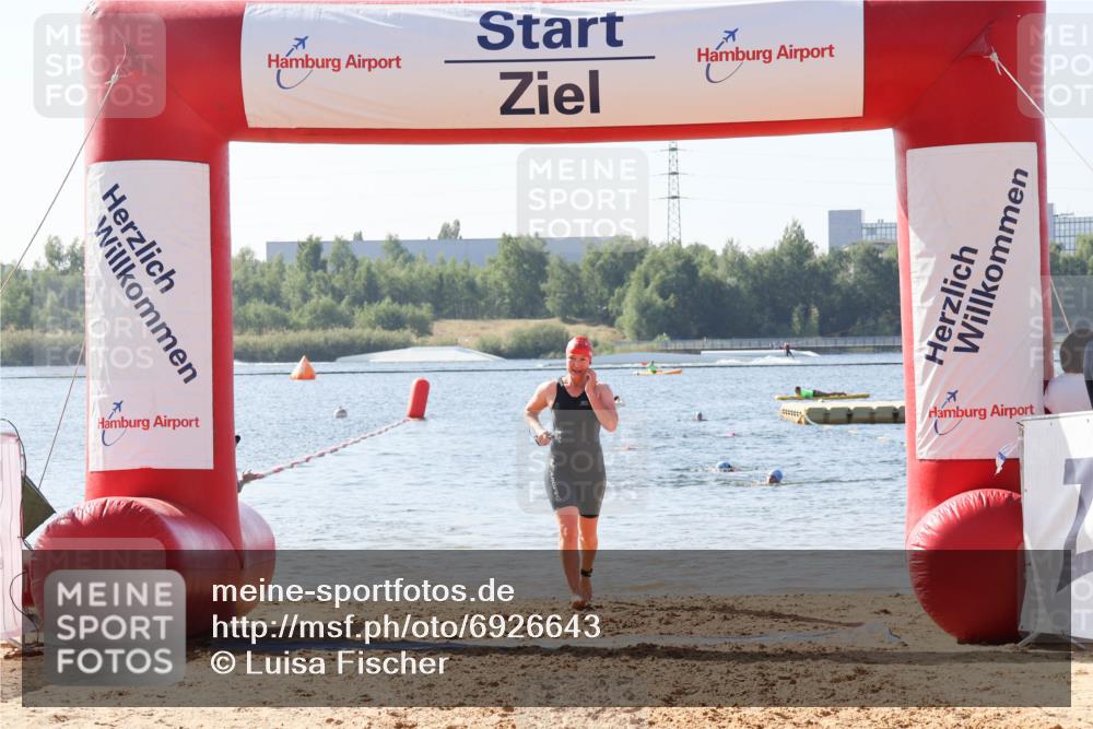 01.09.2024 - 17. Tribühne Triathlon Luisa Fischer http://msf.ph/oto/6926643 01.09.2024 10:59:03 Schwimmen 400, 434 meine-sportfotos.de