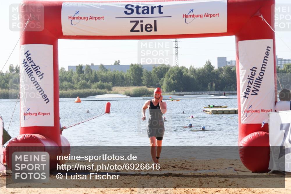 01.09.2024 - 17. Tribühne Triathlon Luisa Fischer http://msf.ph/oto/6926646 01.09.2024 10:59:04 Schwimmen 400, 434 meine-sportfotos.de