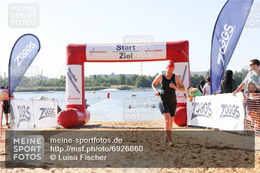 01.09.2024 - 17. Tribühne Triathlon Luisa Fischer http://msf.ph/oto/6926660 01.09.2024 10:59:07 Schwimmen 434 meine-sportfotos.de