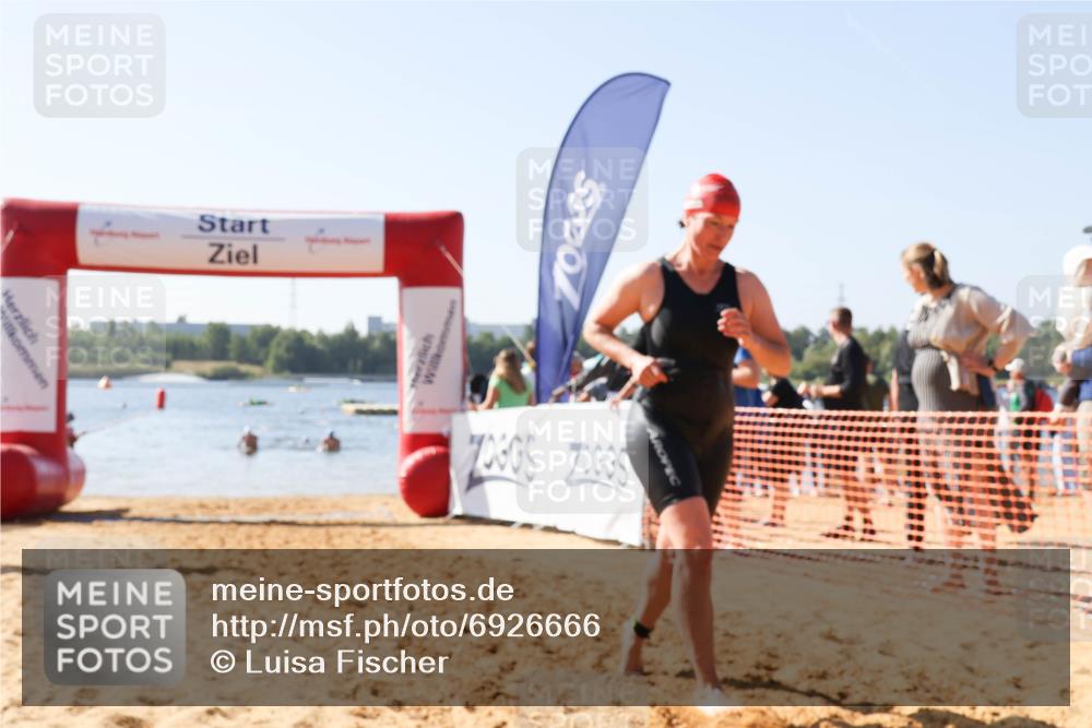 01.09.2024 - 17. Tribühne Triathlon Luisa Fischer http://msf.ph/oto/6926666 01.09.2024 10:59:09 Schwimmen 434 meine-sportfotos.de