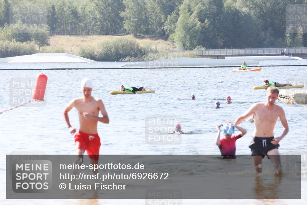 01.09.2024 - 17. Tribühne Triathlon Luisa Fischer http://msf.ph/oto/6926672 01.09.2024 10:59:17 Schwimmen 333, 429 meine-sportfotos.de