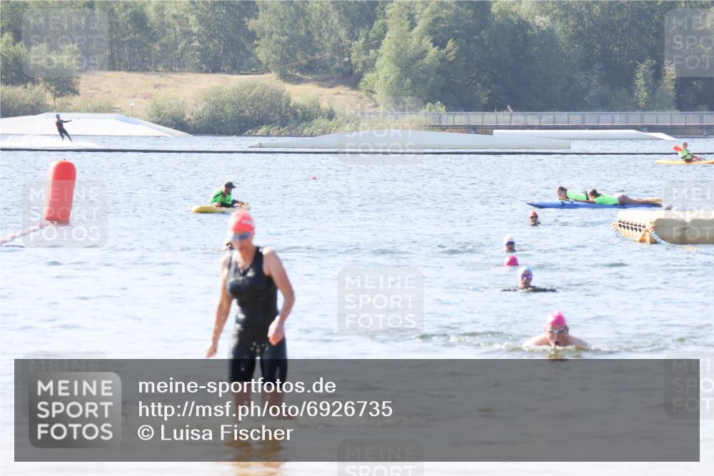 01.09.2024 - 17. Tribühne Triathlon Luisa Fischer http://msf.ph/oto/6926735 01.09.2024 10:59:42 Schwimmen 377 meine-sportfotos.de