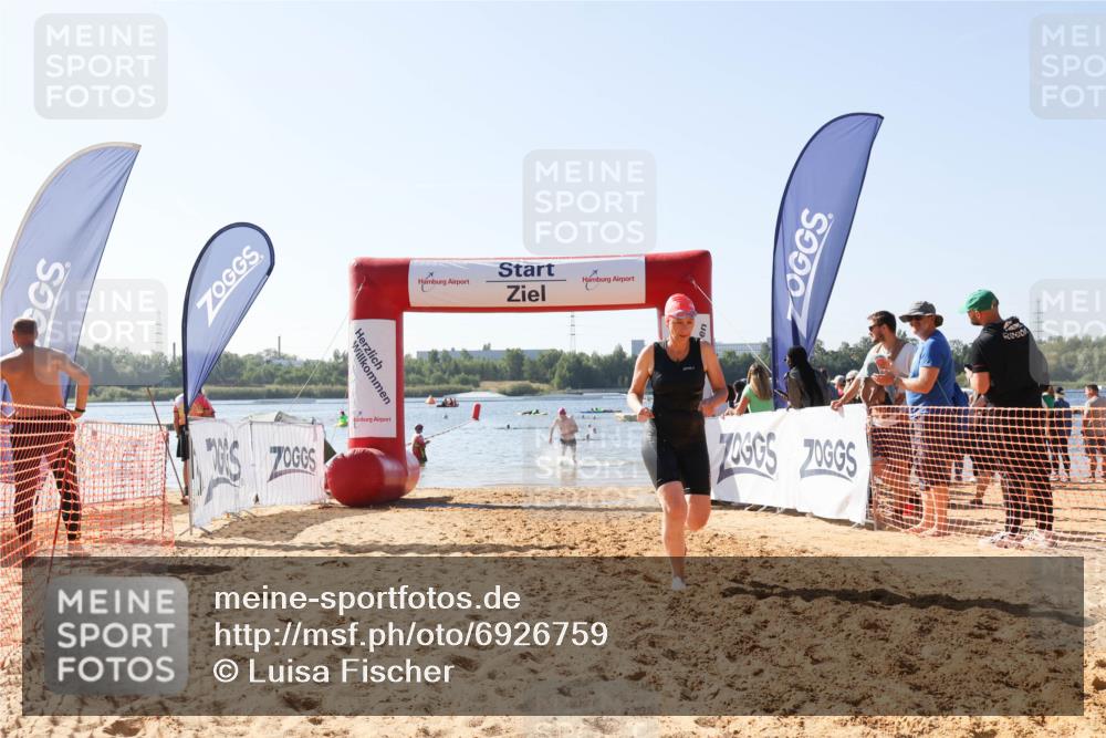 01.09.2024 - 17. Tribühne Triathlon Luisa Fischer http://msf.ph/oto/6926759 01.09.2024 10:59:53 Schwimmen 377, 443 meine-sportfotos.de