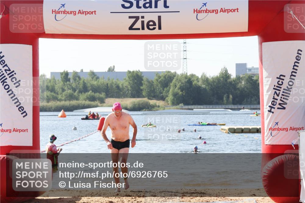 01.09.2024 - 17. Tribühne Triathlon Luisa Fischer http://msf.ph/oto/6926765 01.09.2024 10:59:57 Schwimmen 377, 443 meine-sportfotos.de