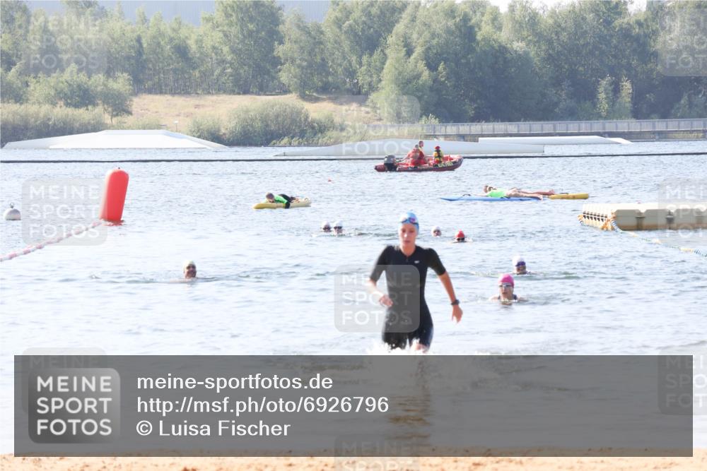 01.09.2024 - 17. Tribühne Triathlon Luisa Fischer http://msf.ph/oto/6926796 01.09.2024 11:00:10 Schwimmen 441 meine-sportfotos.de