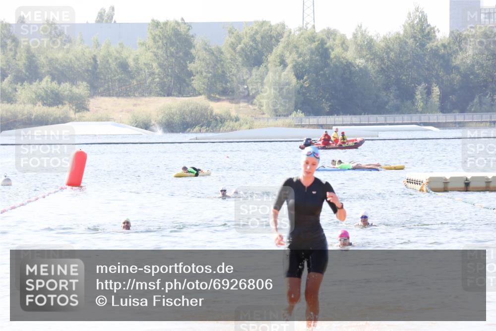 01.09.2024 - 17. Tribühne Triathlon Luisa Fischer http://msf.ph/oto/6926806 01.09.2024 11:00:13 Schwimmen 441 meine-sportfotos.de