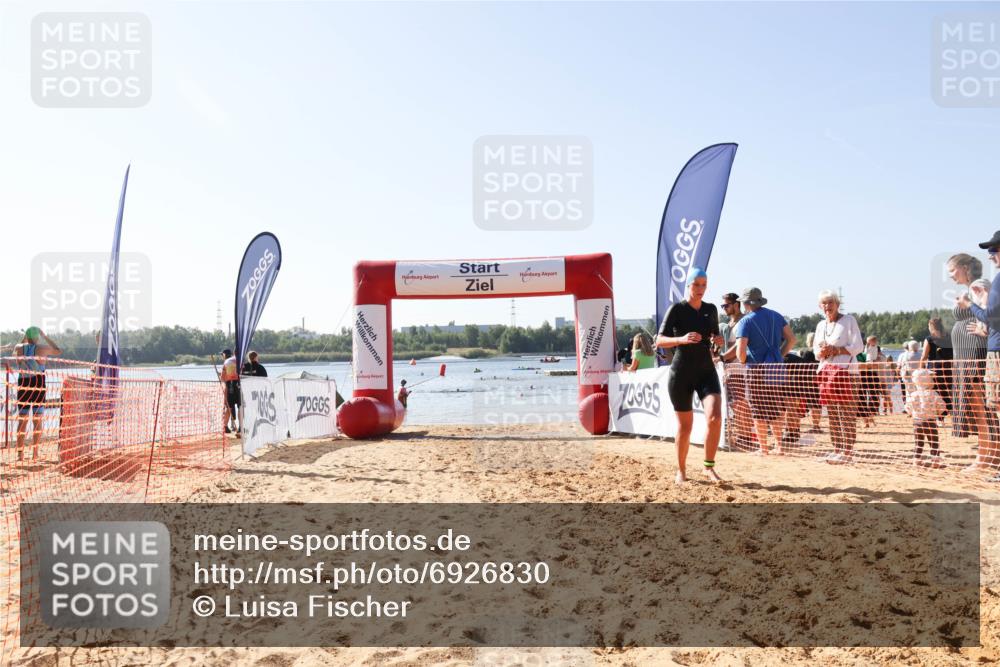 01.09.2024 - 17. Tribühne Triathlon Luisa Fischer http://msf.ph/oto/6926830 01.09.2024 11:00:19 Schwimmen 441 meine-sportfotos.de
