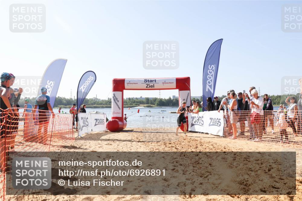 01.09.2024 - 17. Tribühne Triathlon Luisa Fischer http://msf.ph/oto/6926891 01.09.2024 11:00:45 Schwimmen 380, 422 meine-sportfotos.de