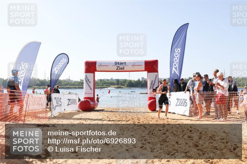 01.09.2024 - 17. Tribühne Triathlon Luisa Fischer http://msf.ph/oto/6926893 01.09.2024 11:00:46 Schwimmen 380, 422 meine-sportfotos.de