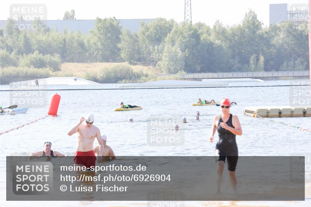 01.09.2024 - 17. Tribühne Triathlon Luisa Fischer http://msf.ph/oto/6926904 01.09.2024 11:01:07 Schwimmen 393 meine-sportfotos.de