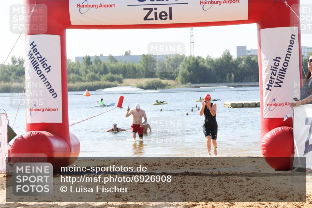 01.09.2024 - 17. Tribühne Triathlon Luisa Fischer http://msf.ph/oto/6926908 01.09.2024 11:01:09 Schwimmen 350, 393 meine-sportfotos.de