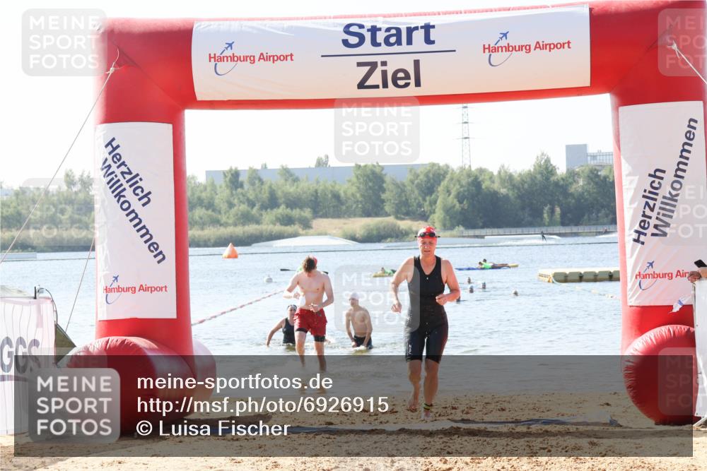 01.09.2024 - 17. Tribühne Triathlon Luisa Fischer http://msf.ph/oto/6926915 01.09.2024 11:01:11 Schwimmen 322, 350, 393 meine-sportfotos.de