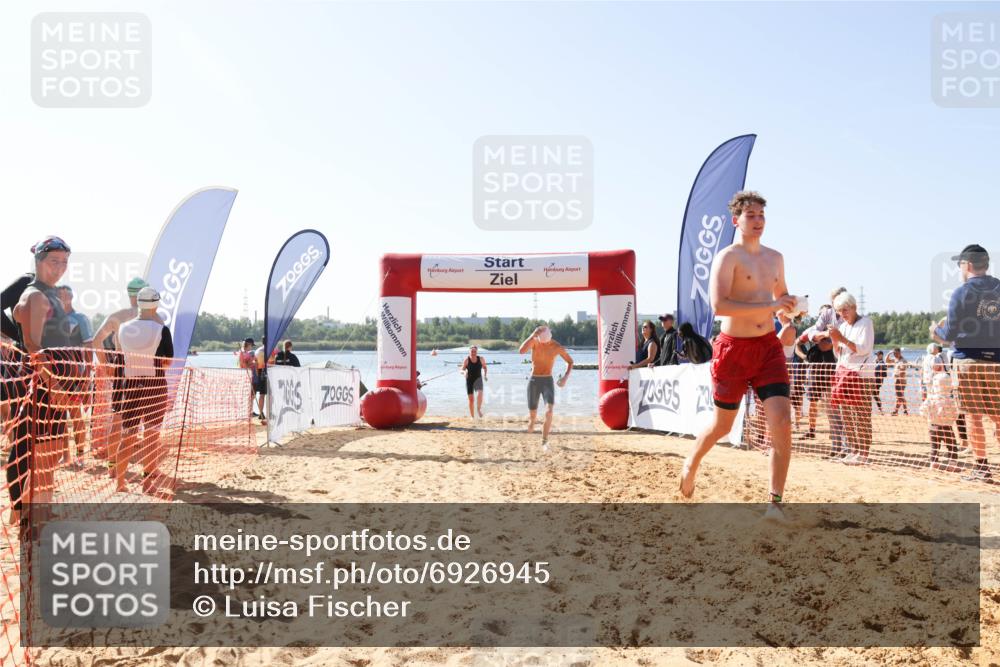 01.09.2024 - 17. Tribühne Triathlon Luisa Fischer http://msf.ph/oto/6926945 01.09.2024 11:01:20 Schwimmen 322, 350, 393, 403 meine-sportfotos.de