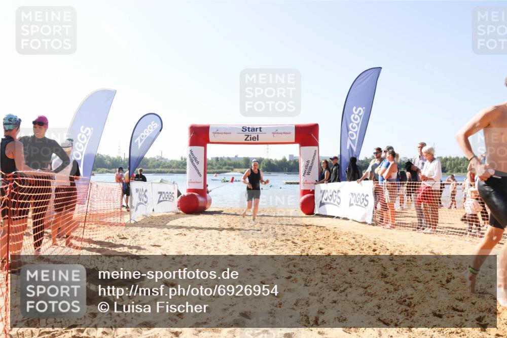01.09.2024 - 17. Tribühne Triathlon Luisa Fischer http://msf.ph/oto/6926954 01.09.2024 11:01:23 Schwimmen 322, 350, 403 meine-sportfotos.de