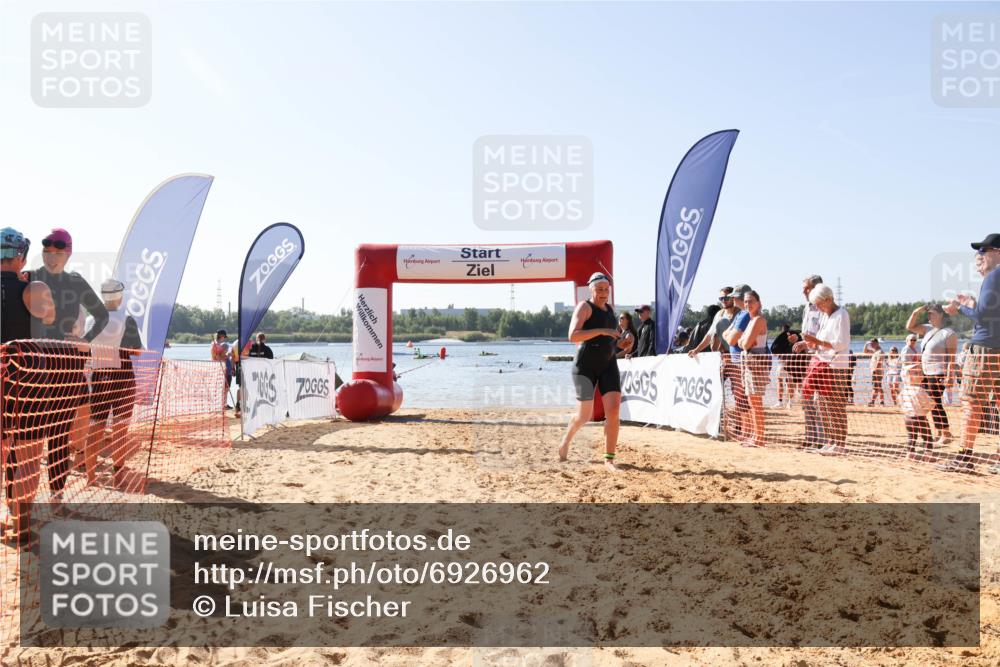 01.09.2024 - 17. Tribühne Triathlon Luisa Fischer http://msf.ph/oto/6926962 01.09.2024 11:01:24 Schwimmen 322, 350, 403 meine-sportfotos.de