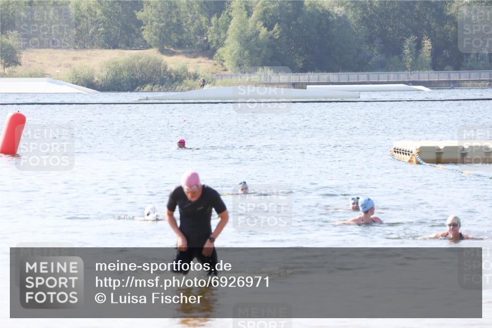 01.09.2024 - 17. Tribühne Triathlon Luisa Fischer http://msf.ph/oto/6926971 01.09.2024 11:01:48 Schwimmen 421 meine-sportfotos.de