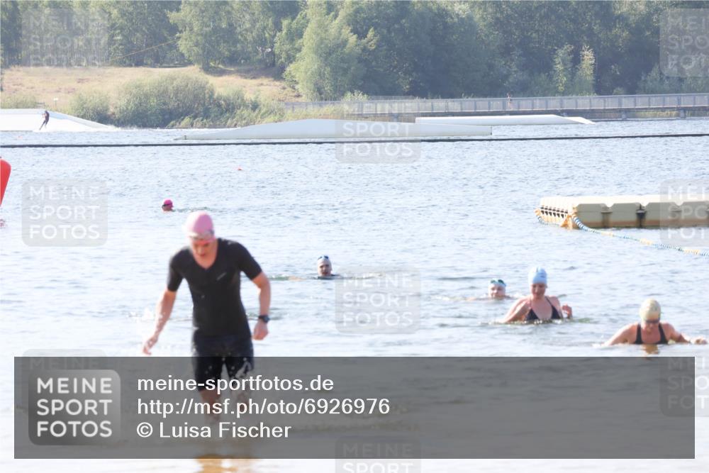 01.09.2024 - 17. Tribühne Triathlon Luisa Fischer http://msf.ph/oto/6926976 01.09.2024 11:01:50 Schwimmen 421 meine-sportfotos.de
