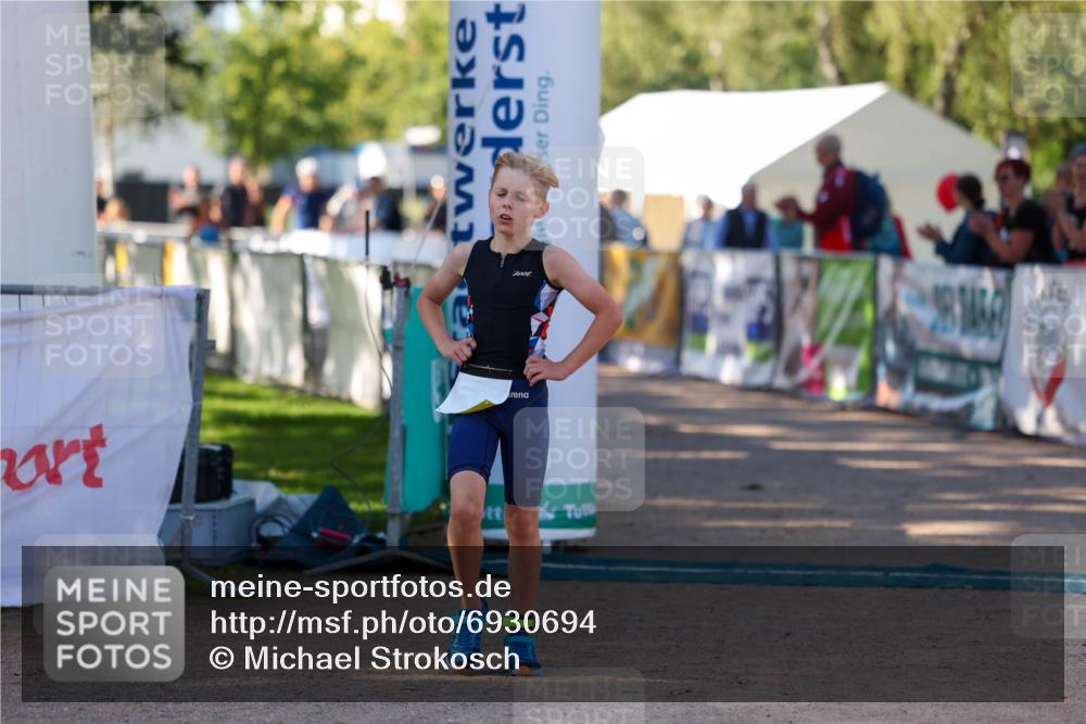 01.09.2024 - 17. Tribühne Triathlon Michael Strokosch http://msf.ph/oto/6930694 01.09.2024 09:45:31 Ziel 72, 135 meine-sportfotos.de