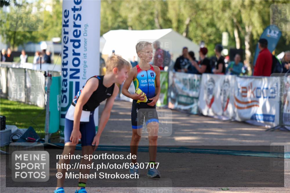01.09.2024 - 17. Tribühne Triathlon Michael Strokosch http://msf.ph/oto/6930707 01.09.2024 09:45:39 Ziel 135 meine-sportfotos.de