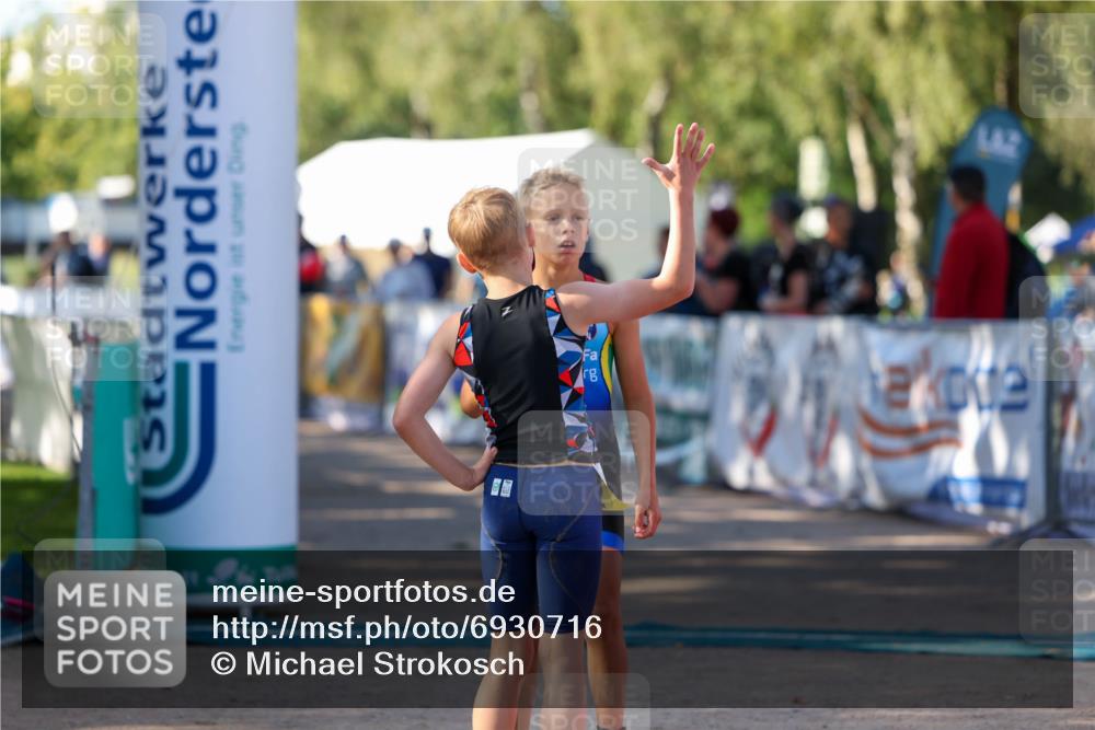 01.09.2024 - 17. Tribühne Triathlon Michael Strokosch http://msf.ph/oto/6930716 01.09.2024 09:45:41 Ziel 135 meine-sportfotos.de
