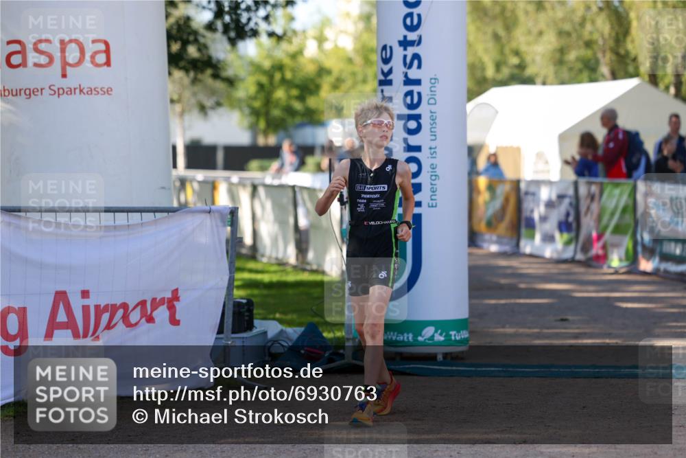 01.09.2024 - 17. Tribühne Triathlon Michael Strokosch http://msf.ph/oto/6930763 01.09.2024 09:46:42 Ziel 94 meine-sportfotos.de