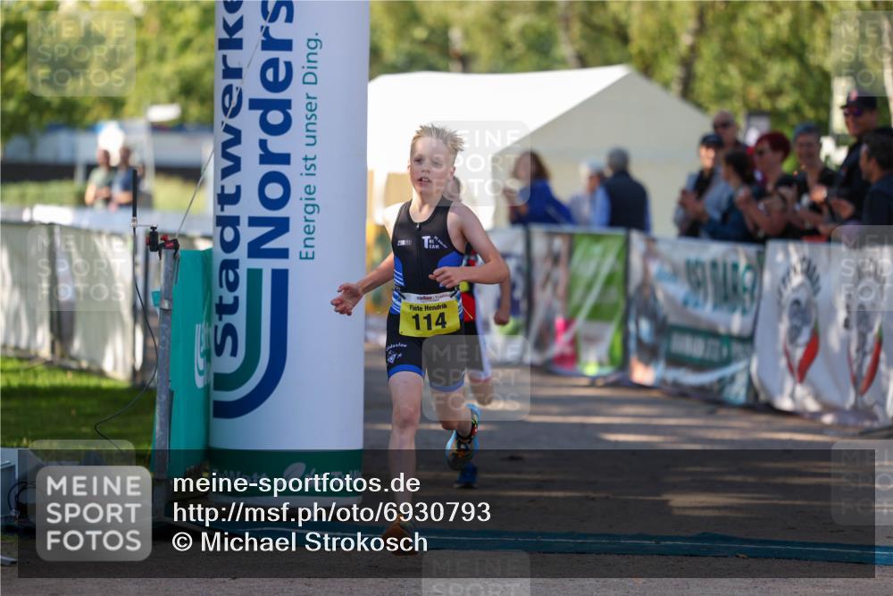 01.09.2024 - 17. Tribühne Triathlon Michael Strokosch http://msf.ph/oto/6930793 01.09.2024 09:47:00 Ziel 114, 130 meine-sportfotos.de