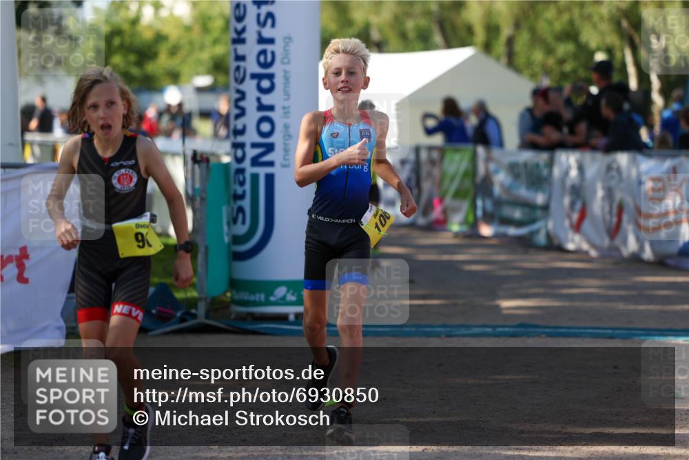 01.09.2024 - 17. Tribühne Triathlon Michael Strokosch http://msf.ph/oto/6930850 01.09.2024 09:47:44 Ziel 66, 67, 71, 89, 90, 106, 119, 131 meine-sportfotos.de