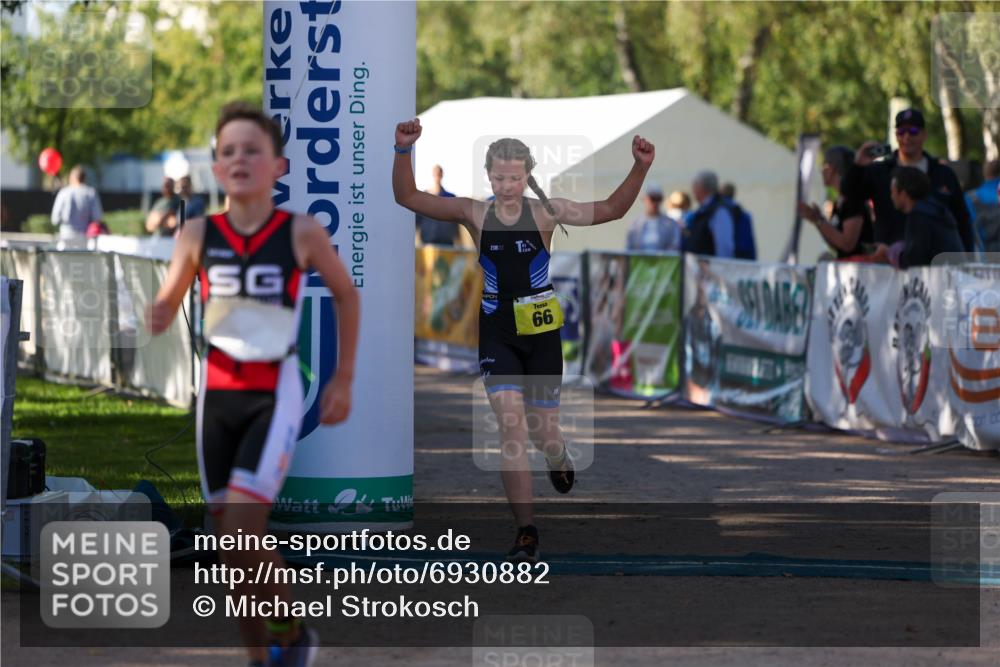 01.09.2024 - 17. Tribühne Triathlon Michael Strokosch http://msf.ph/oto/6930882 01.09.2024 09:47:51 Ziel 66, 71, 131 meine-sportfotos.de