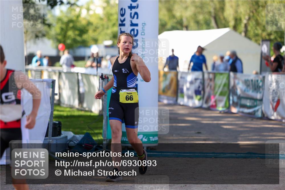 01.09.2024 - 17. Tribühne Triathlon Michael Strokosch http://msf.ph/oto/6930893 01.09.2024 09:47:52 Ziel 66, 71, 131 meine-sportfotos.de