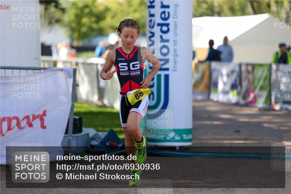 01.09.2024 - 17. Tribühne Triathlon Michael Strokosch http://msf.ph/oto/6930936 01.09.2024 09:49:12 Ziel 88, 133 meine-sportfotos.de