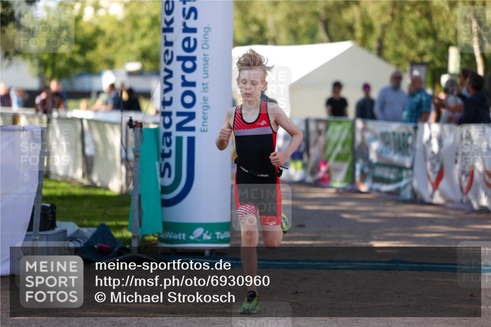 01.09.2024 - 17. Tribühne Triathlon Michael Strokosch http://msf.ph/oto/6930960 01.09.2024 09:49:18 Ziel 65, 133 meine-sportfotos.de