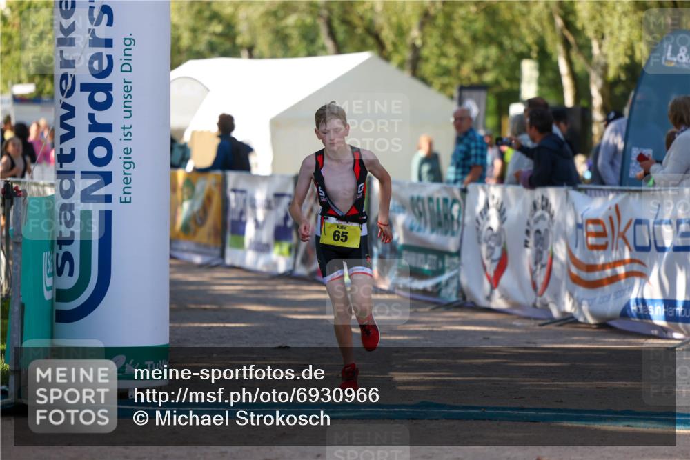 01.09.2024 - 17. Tribühne Triathlon Michael Strokosch http://msf.ph/oto/6930966 01.09.2024 09:49:24 Ziel 65, 68 meine-sportfotos.de
