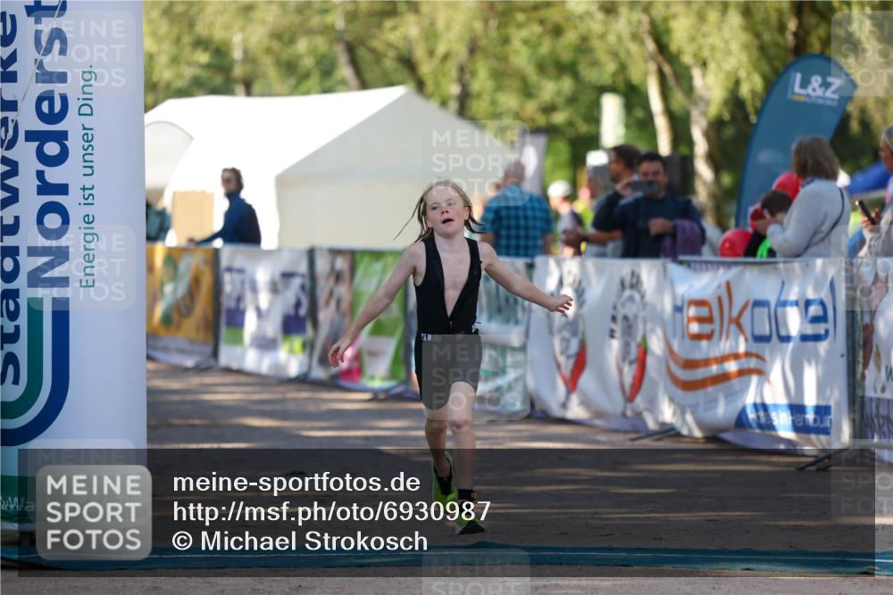 01.09.2024 - 17. Tribühne Triathlon Michael Strokosch http://msf.ph/oto/6930987 01.09.2024 09:49:29 Ziel 62, 65, 68 meine-sportfotos.de