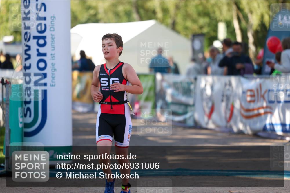 01.09.2024 - 17. Tribühne Triathlon Michael Strokosch http://msf.ph/oto/6931006 01.09.2024 09:49:33 Ziel 62, 68, 86 meine-sportfotos.de