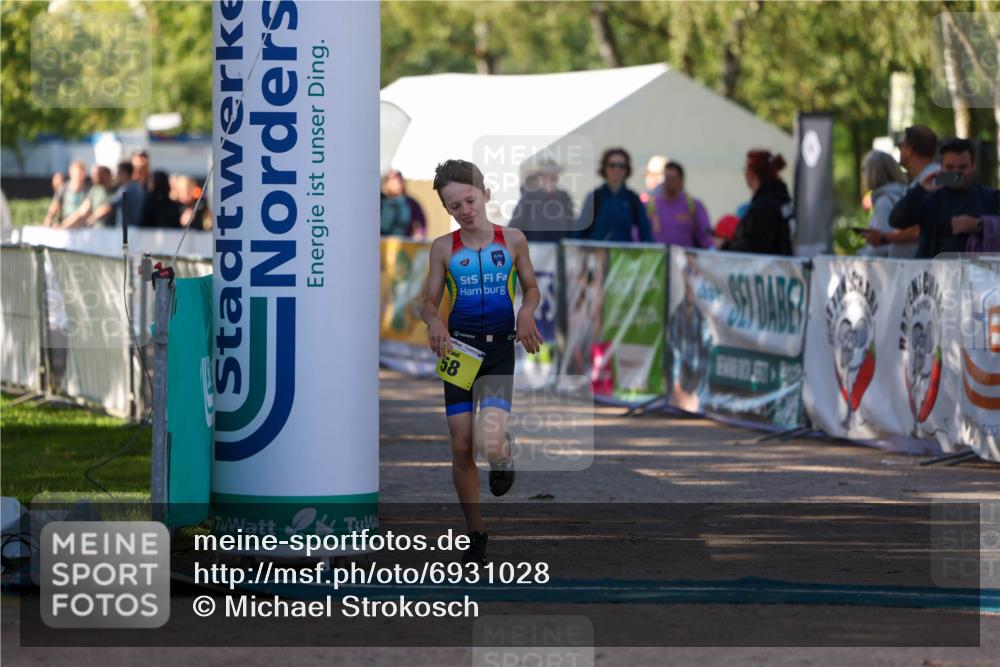 01.09.2024 - 17. Tribühne Triathlon Michael Strokosch http://msf.ph/oto/6931028 01.09.2024 09:49:42 Ziel 58, 103 meine-sportfotos.de