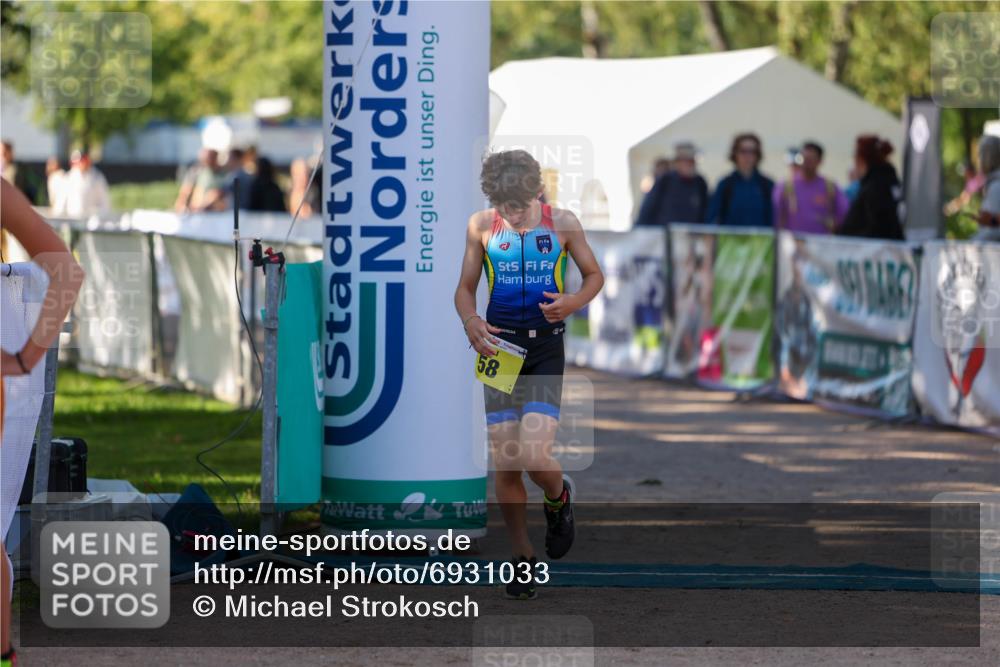 01.09.2024 - 17. Tribühne Triathlon Michael Strokosch http://msf.ph/oto/6931033 01.09.2024 09:49:42 Ziel 58, 103 meine-sportfotos.de