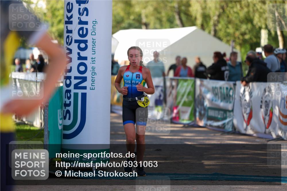 01.09.2024 - 17. Tribühne Triathlon Michael Strokosch http://msf.ph/oto/6931063 01.09.2024 09:49:52 Ziel 83, 103, 136 meine-sportfotos.de