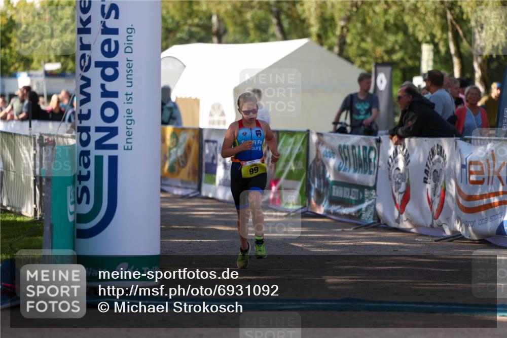 01.09.2024 - 17. Tribühne Triathlon Michael Strokosch http://msf.ph/oto/6931092 01.09.2024 09:50:01 Ziel 83, 92, 99 meine-sportfotos.de