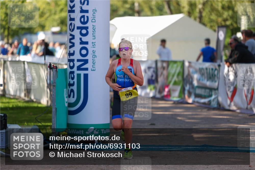 01.09.2024 - 17. Tribühne Triathlon Michael Strokosch http://msf.ph/oto/6931103 01.09.2024 09:50:03 Ziel 70, 83, 92, 99 meine-sportfotos.de