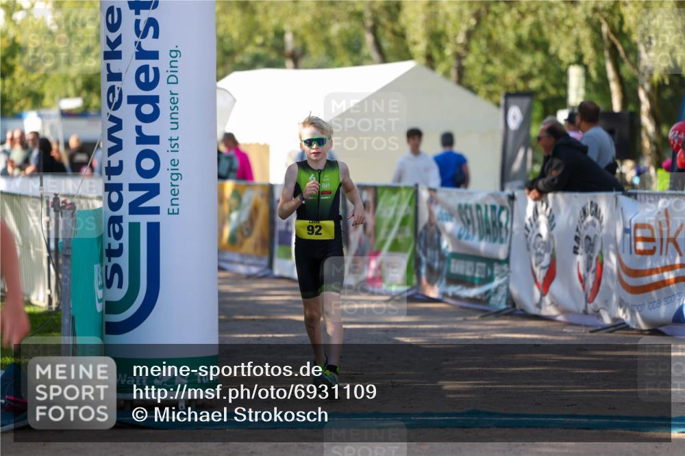 01.09.2024 - 17. Tribühne Triathlon Michael Strokosch http://msf.ph/oto/6931109 01.09.2024 09:50:05 Ziel 70, 92, 99, 128 meine-sportfotos.de