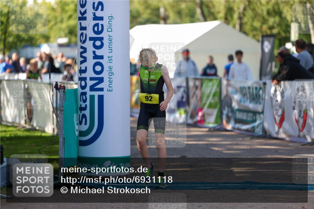 01.09.2024 - 17. Tribühne Triathlon Michael Strokosch http://msf.ph/oto/6931118 01.09.2024 09:50:06 Ziel 70, 92, 99, 128 meine-sportfotos.de