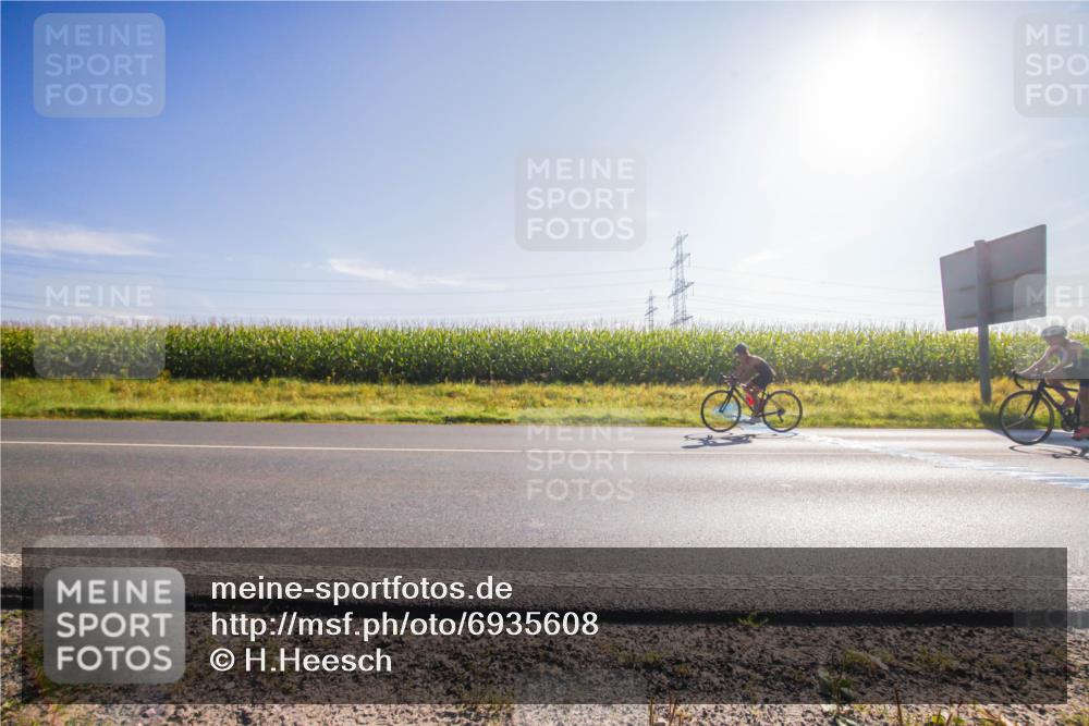 01.09.2024 - 17. Tribühne Triathlon H.Heesch http://msf.ph/oto/6935608 01.09.2024 09:37:18 Radfahren 67, 71, 90, 106, 119, 130, 132, 134 meine-sportfotos.de