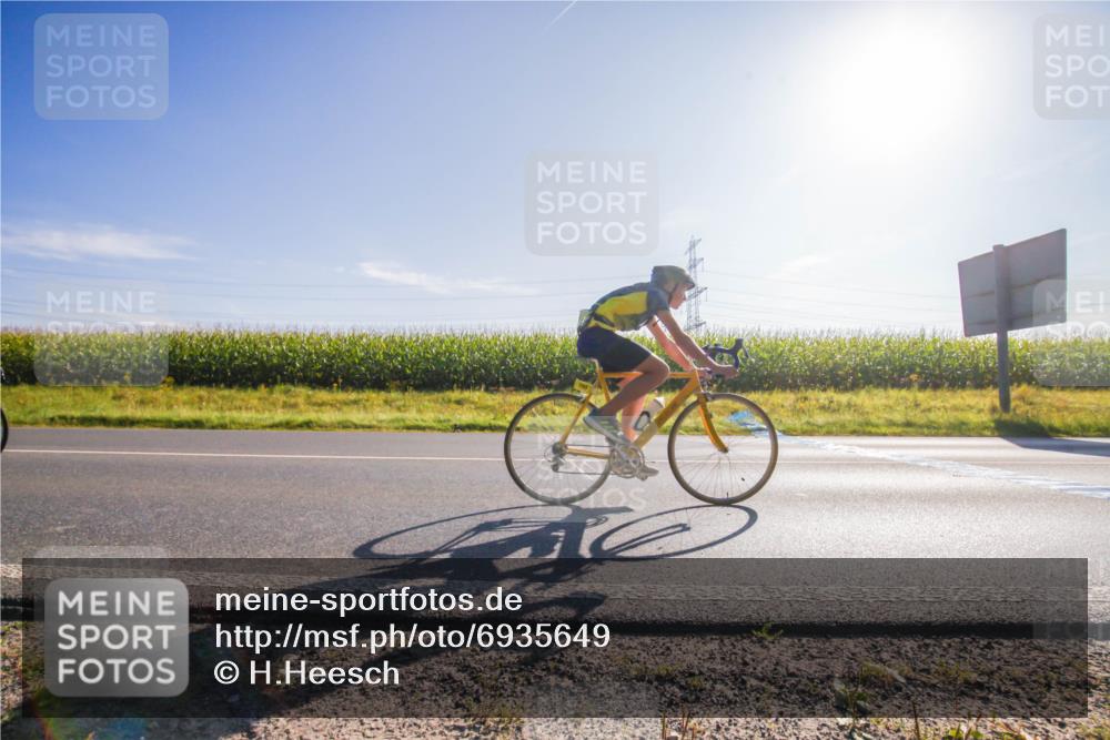 01.09.2024 - 17. Tribühne Triathlon H.Heesch http://msf.ph/oto/6935649 01.09.2024 09:40:30 Radfahren 62, 88, 103 meine-sportfotos.de