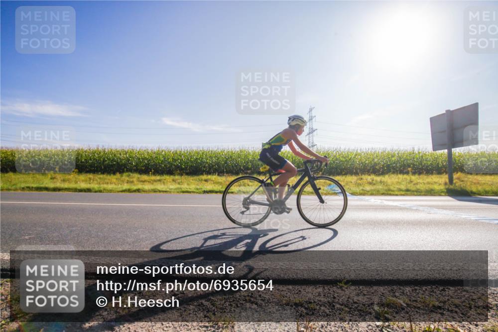01.09.2024 - 17. Tribühne Triathlon H.Heesch http://msf.ph/oto/6935654 01.09.2024 09:40:39 Radfahren 79, 136 meine-sportfotos.de