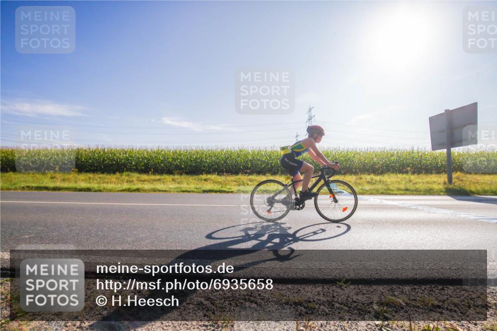 01.09.2024 - 17. Tribühne Triathlon H.Heesch http://msf.ph/oto/6935658 01.09.2024 09:40:45 Radfahren 58, 78, 79, 83, 84, 86, 92, 99, 104 meine-sportfotos.de