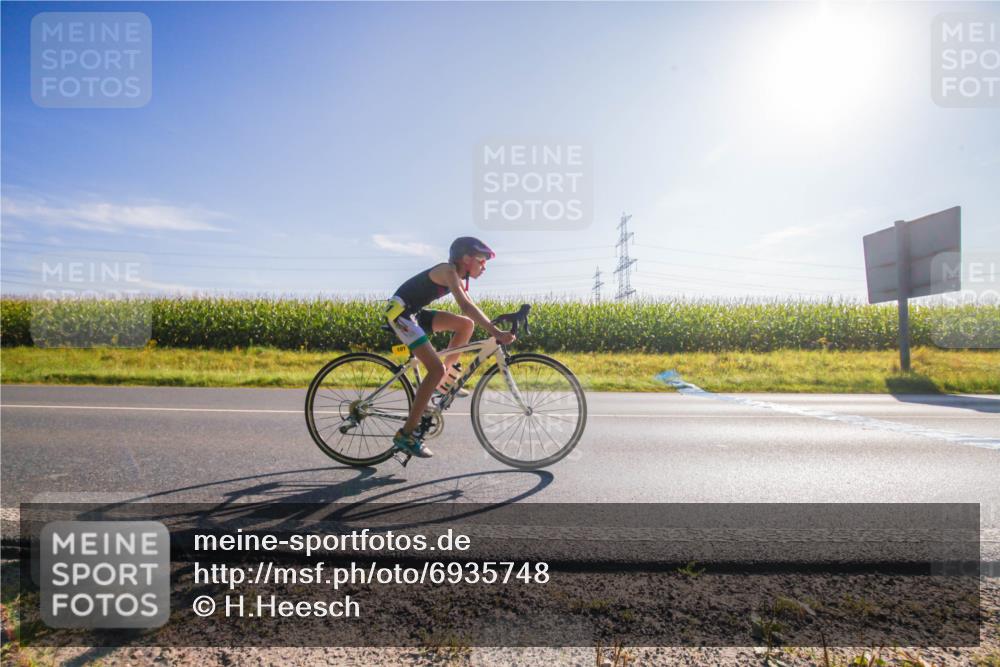 01.09.2024 - 17. Tribühne Triathlon H.Heesch http://msf.ph/oto/6935748 01.09.2024 09:47:03 Radfahren 101 meine-sportfotos.de